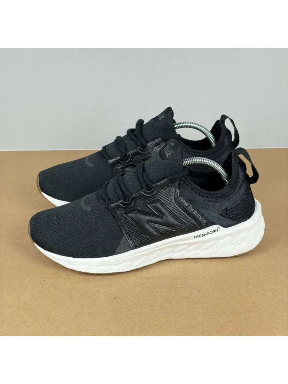 New Balance Fresh Foam Cruz Athletic Shoes Womens 9 Black White Breathable